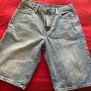 Levi’s shorts/brand new haven’t wore them